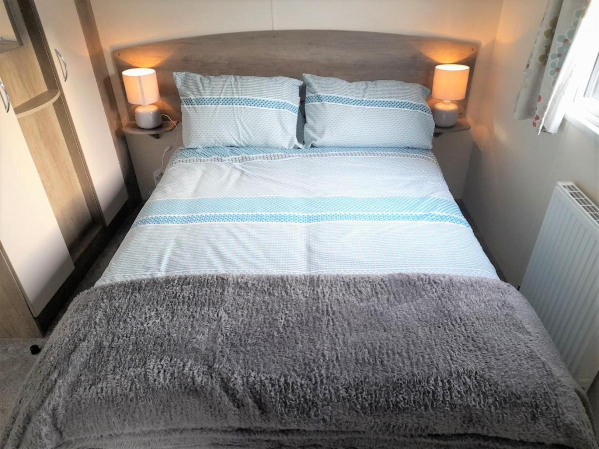 3 Bedroom Modern Caravan Sleeps Up To 8 Millom Kültér fotó