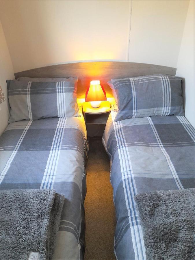 3 Bedroom Modern Caravan Sleeps Up To 8 Millom Kültér fotó