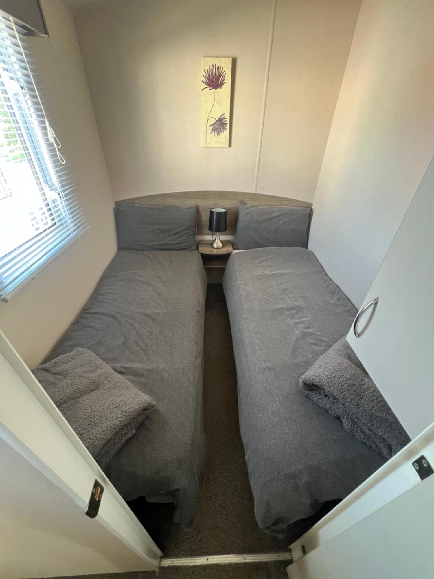 3 Bedroom Modern Caravan Sleeps Up To 8 Millom Kültér fotó